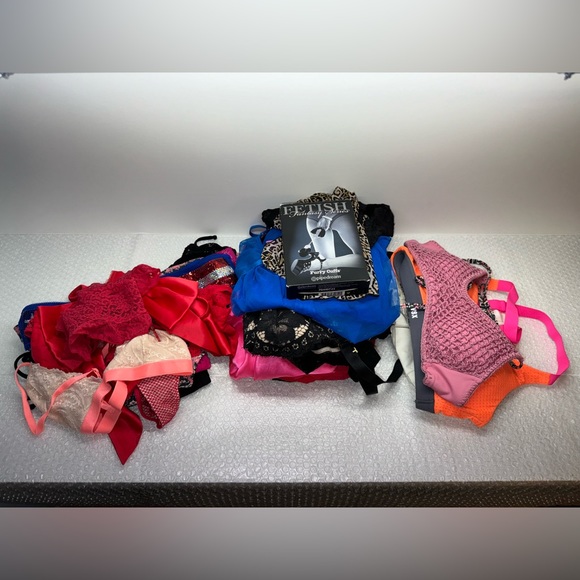 Girls Women’s Lingerie Small/Medium Victoria Secret Mostly - Picture 15 of 16